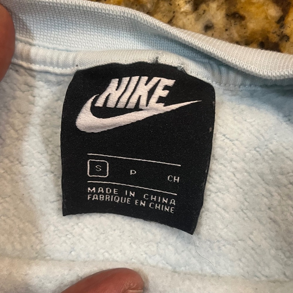 Nike Womens Recreation Club Tie Dye Cropped Sweatshirt Blue White Butterfly S - Picture 2 of 6